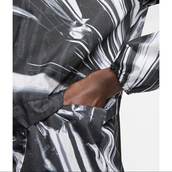 Nike | Full-Zip Running Jacket | Black - Picture 6 of 12